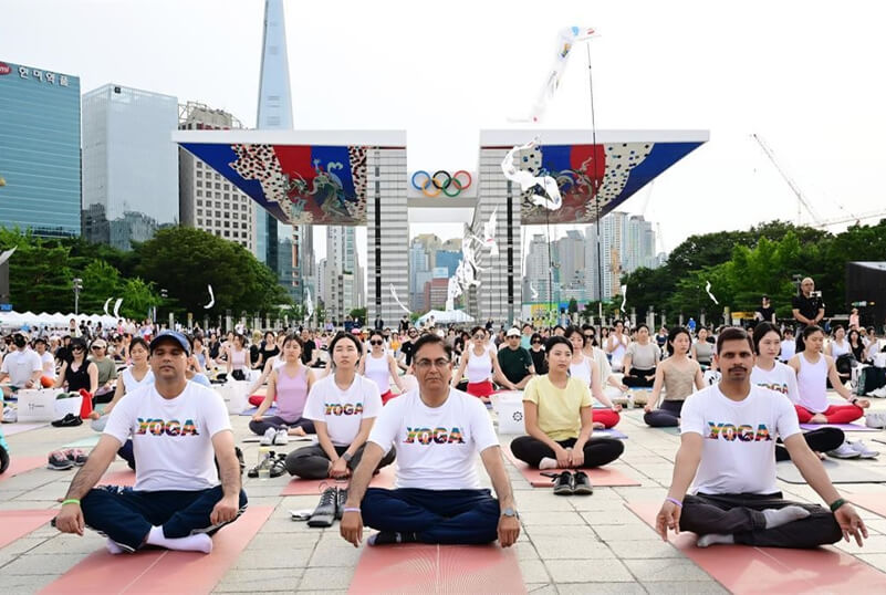 Yoga Day in Seoul Filaantro